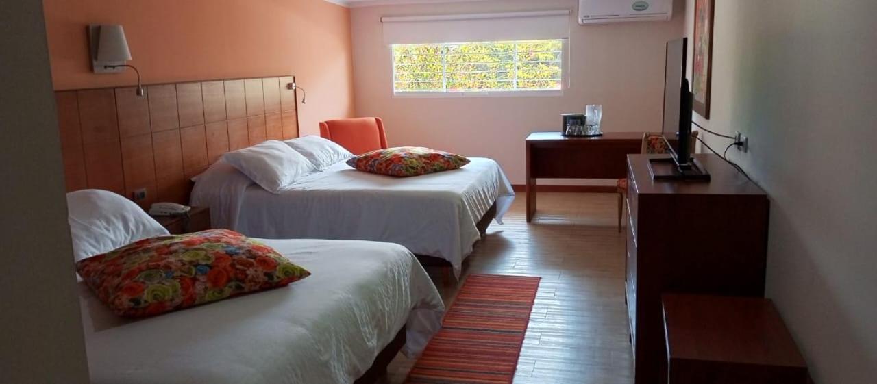 Hotel La Pedregosa Мерида Екстериор снимка